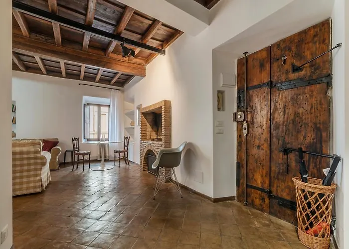 Guesthost - Colosseo & Fori Imperiali Wooden Flat Apartamento Roma