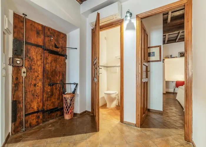 Guesthost - Colosseo & Fori Imperiali Wooden Flat Apartamento